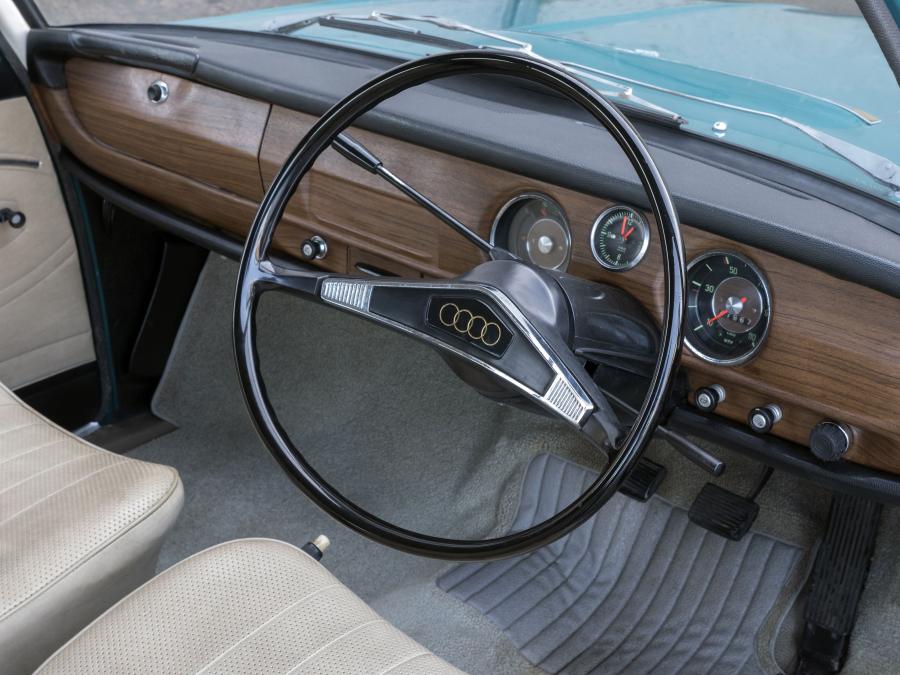 Торпедо Audi 80 Variant (F103) 1966 года  (UK) (фото 6 из 15)